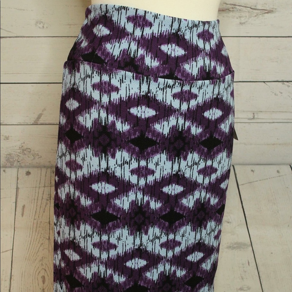 LuLaRoe M Cassie Skirt/Top/Scarf (Purple & Blue)